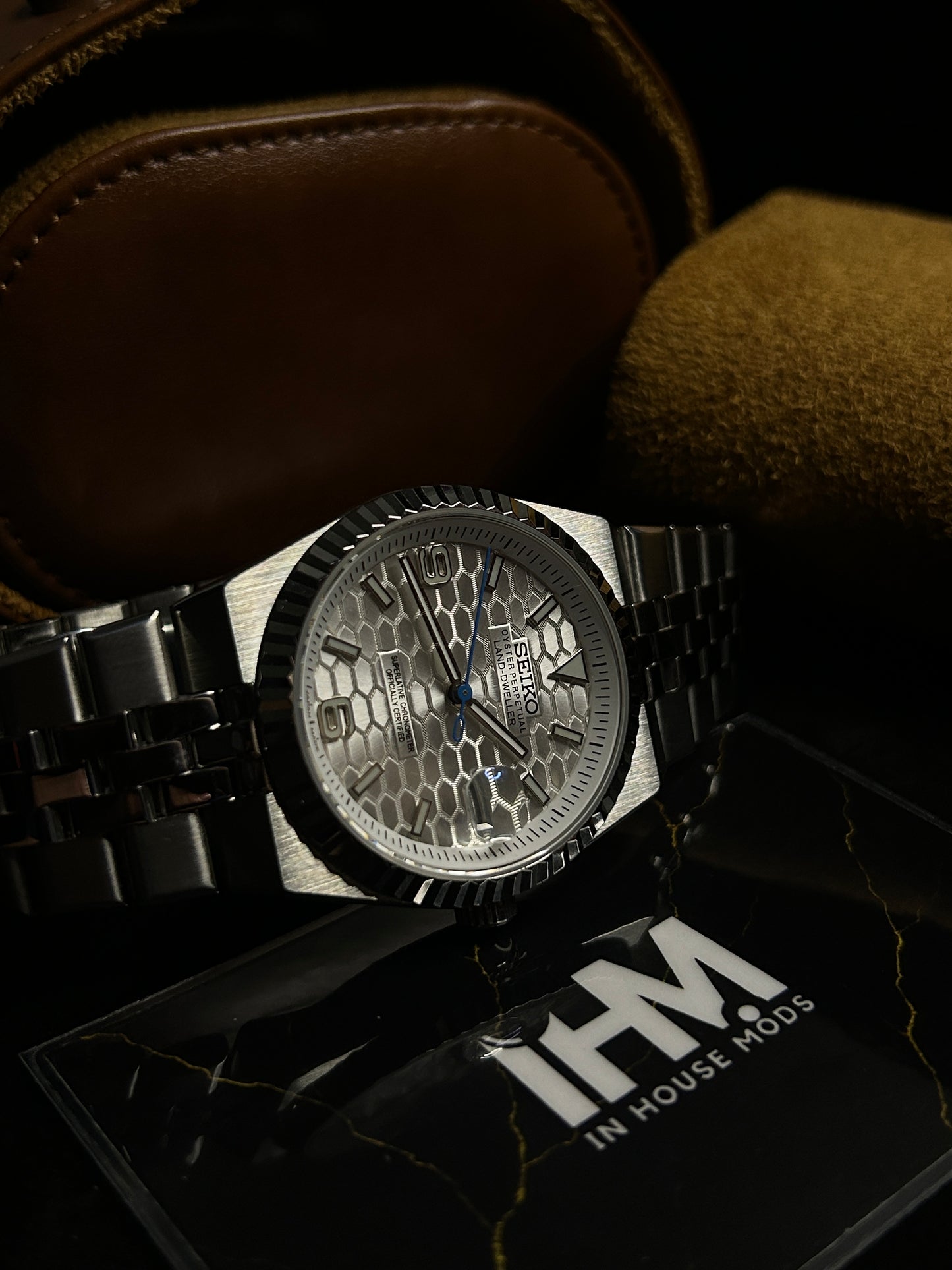 IHMLand-Dweller™ White Rolesor