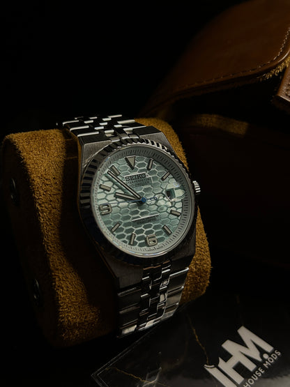 IHMLand-Dweller™ Ice Blue Honey Comb Dial