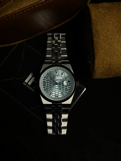 IHMLand-Dweller™ Ice Blue Honey Comb Dial